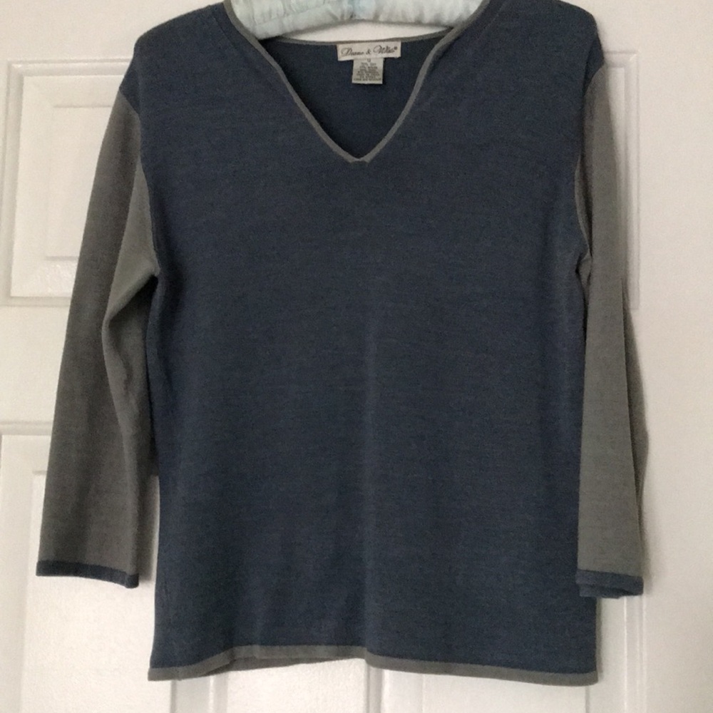 Size S or 6 silk wool blend (not 12).Very nice quality,good condition.Stretchy